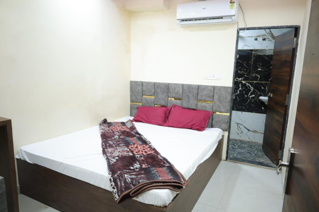 אויאיין Hotel Shree Kalbhairav Kripa מראה חיצוני תמונה
